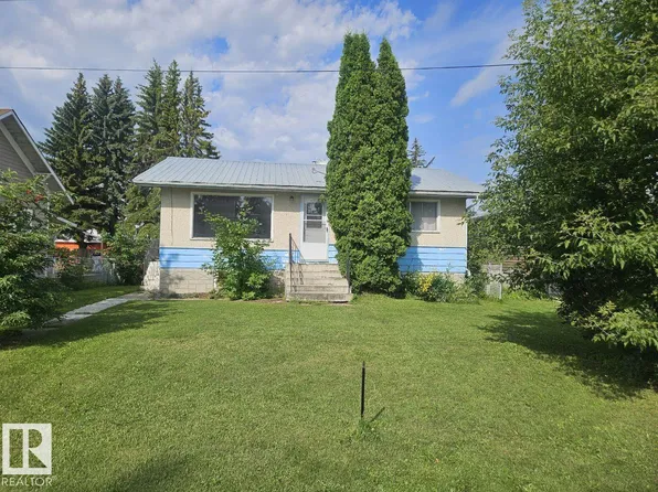 5024 50th St, Andrew, AB T0B 0C0