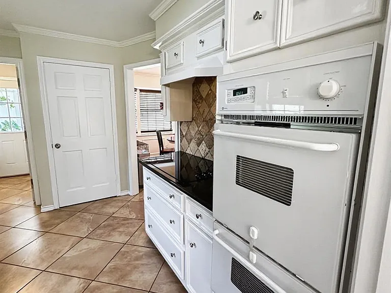 3934 Cypress Lake Dr — Photo 15