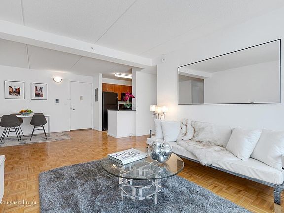 3rd image of 68 Bradhurst Ave APT 4N