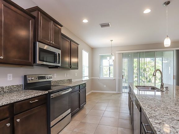 5th image of 11421 Warren Oaks Pl