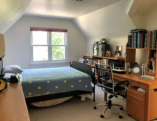 Sold by Julia Shildkret Real Estate Group | media 10