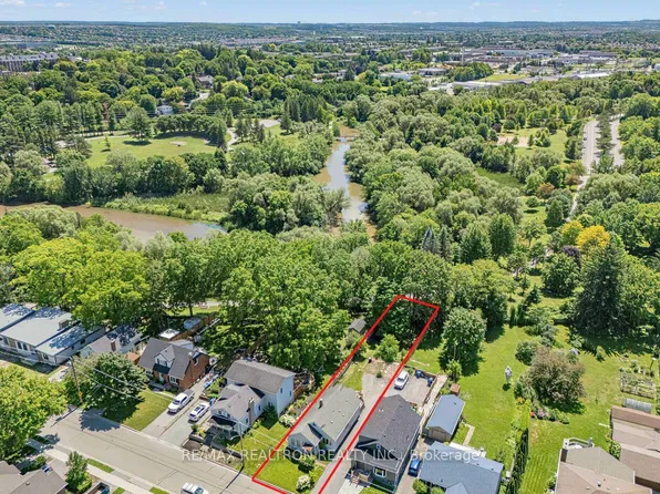 412 Andrew St, Newmarket, ON L3Y 1H4