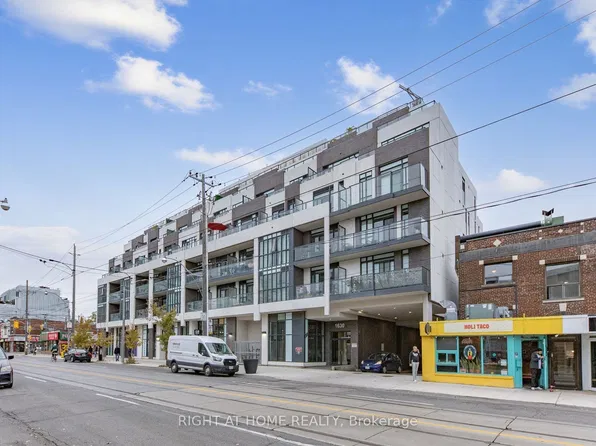 1630 Queen St E #211, Toronto, ON M4L 1G3