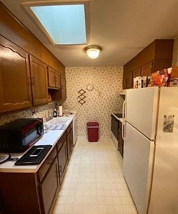 2nd image of 135 D Eastbourne Ct #D