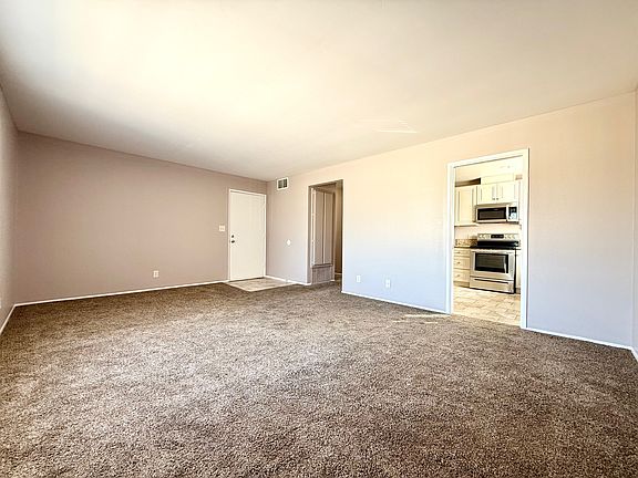 4th image of 653 Chamberlain Ave #653
