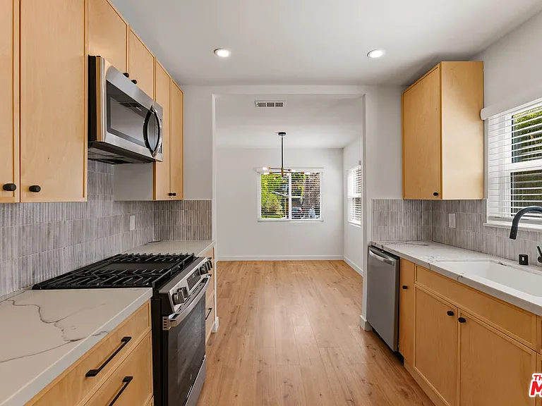 1405 N Coronado St — Photo 7