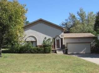 1902 Barham Blvd, Dodge City, KS 67801