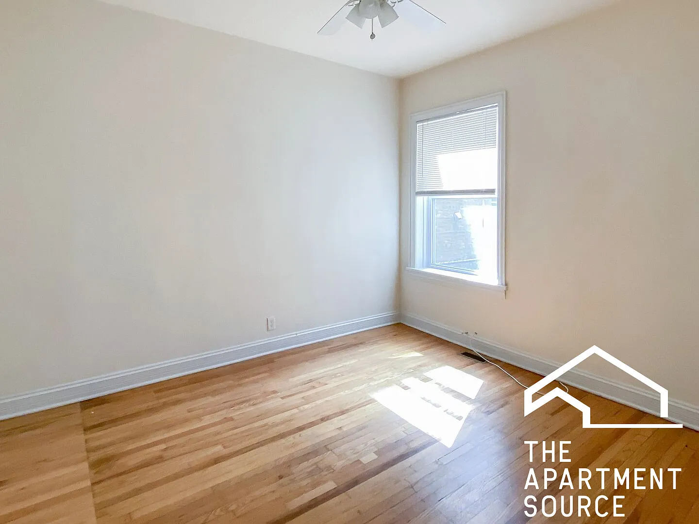 4 bed, 3.5 bath, 2400 sqft, $6,500 — Photo 4