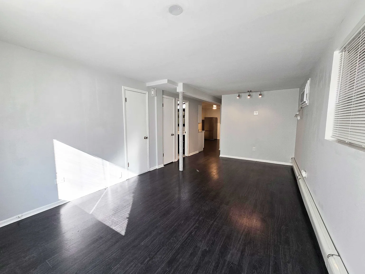 1 bed, 800 sqft, $1,400 — Photo 4