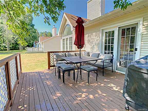 3rd image of 35 Spicebush Ln