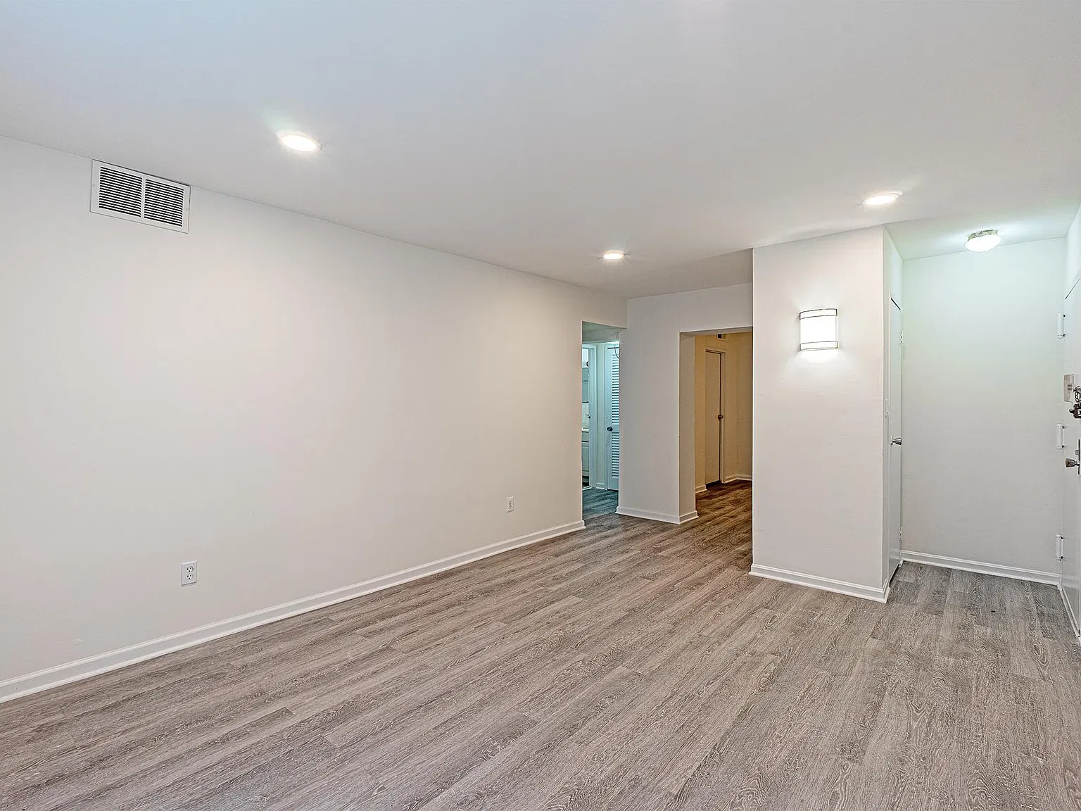 1 bed, 914 sqft, $1,850 — Photo 3
