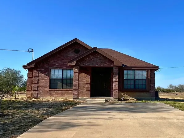 125 Cardinal St, Zapata, TX 78076