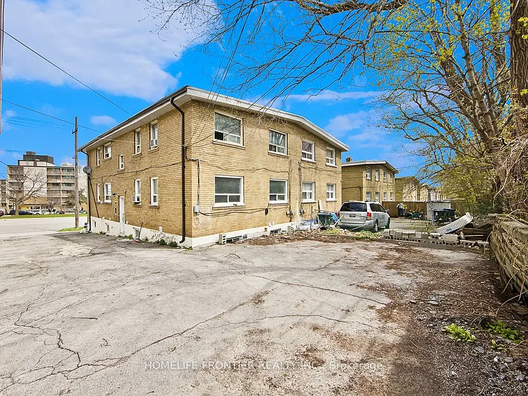2953 Lawrence Ave E #UPPER — Photo 11
