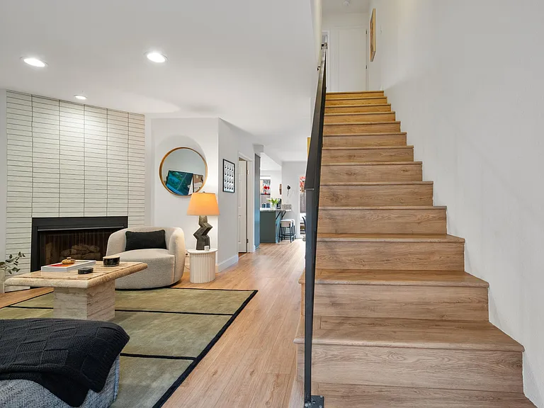3821 Albatross St — Photo 22