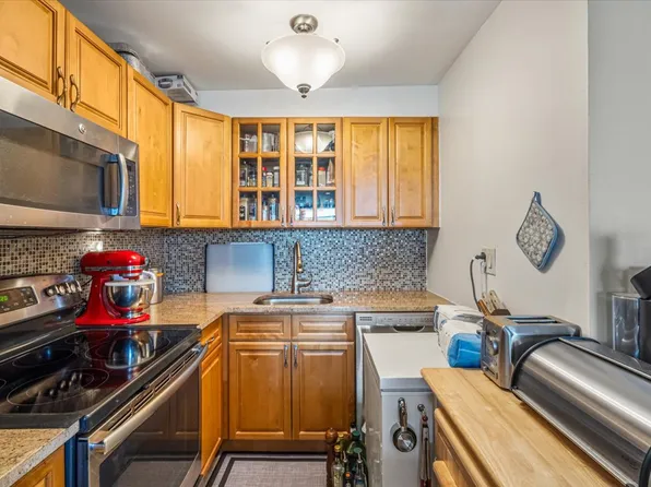 7-04 166th Street image 6 of 24