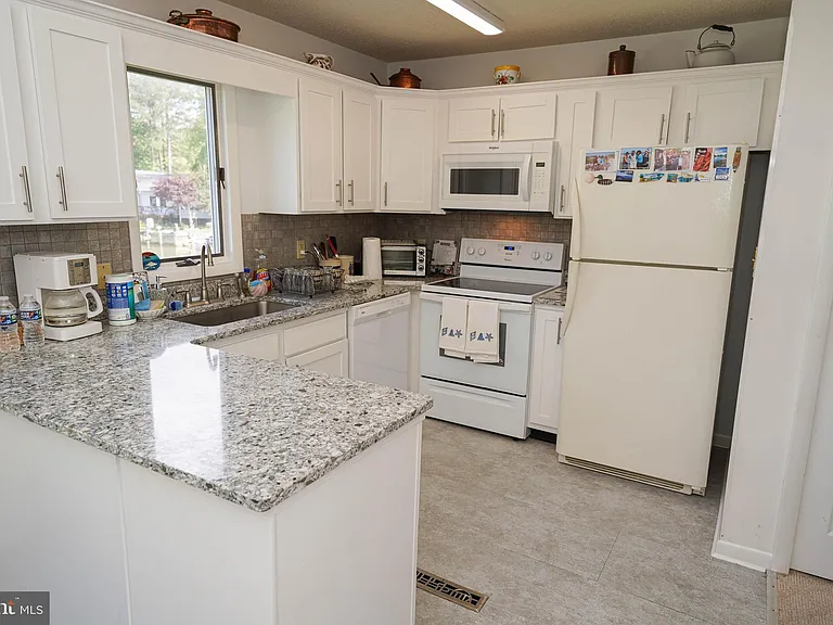 39028 Bayview W — Photo 36