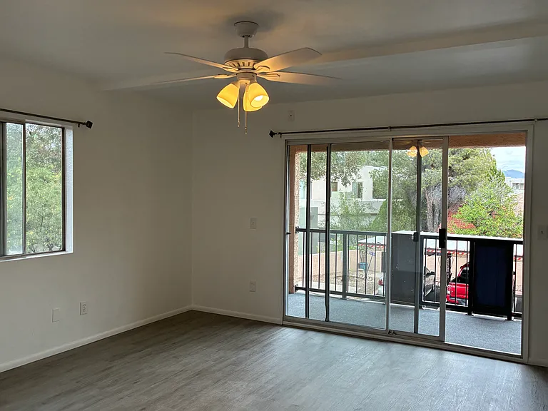 Upstairs livingroom