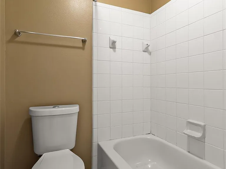 4111 Surreydon Dr — Photo 29