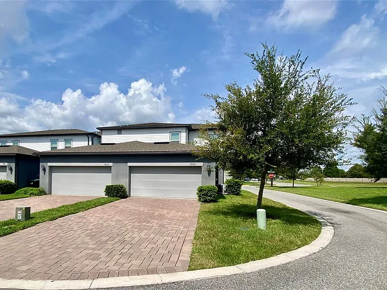 7206 Carrickbend Ln — Photo 48