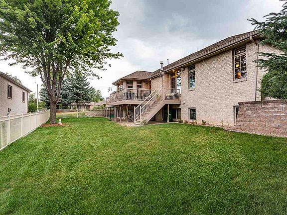 5th image of 396 Northway Dr