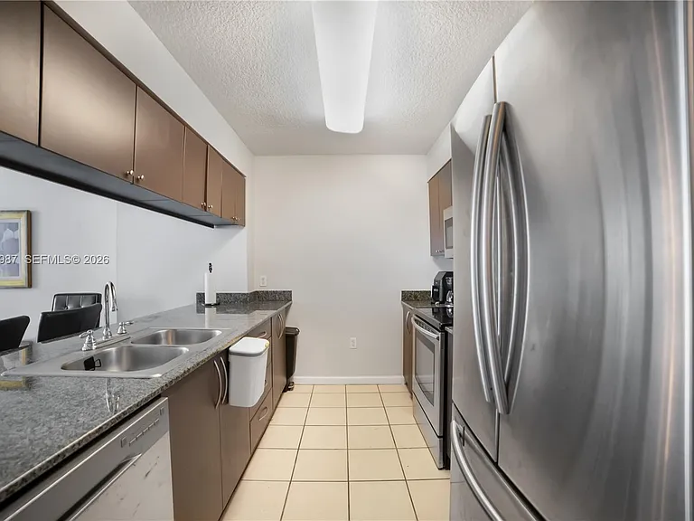 1200 Brickell Bay Dr #4121 — Photo 7