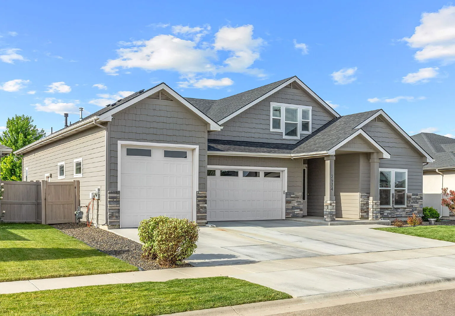 4 bed, 3.0 bath, 3264 sqft, $4,200 — Photo 1