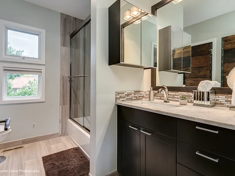 245 N Jackson St — Photo 19