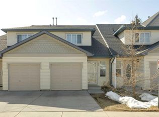 39 Country Village Cir NE, Calgary, AB T3K 5X3