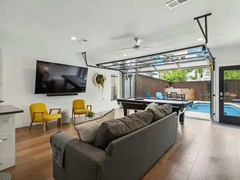 4413 Roseland Ave — Photo 5
