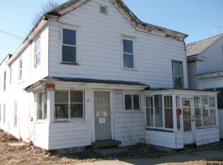 20 Washington Ave, Waterford, NY 12188