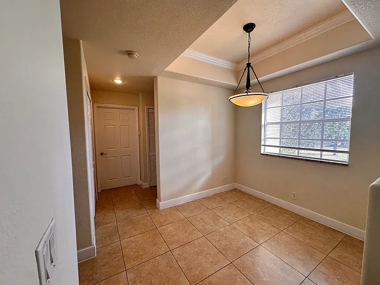 325 NE 23rd Ave #24 — Photo 9