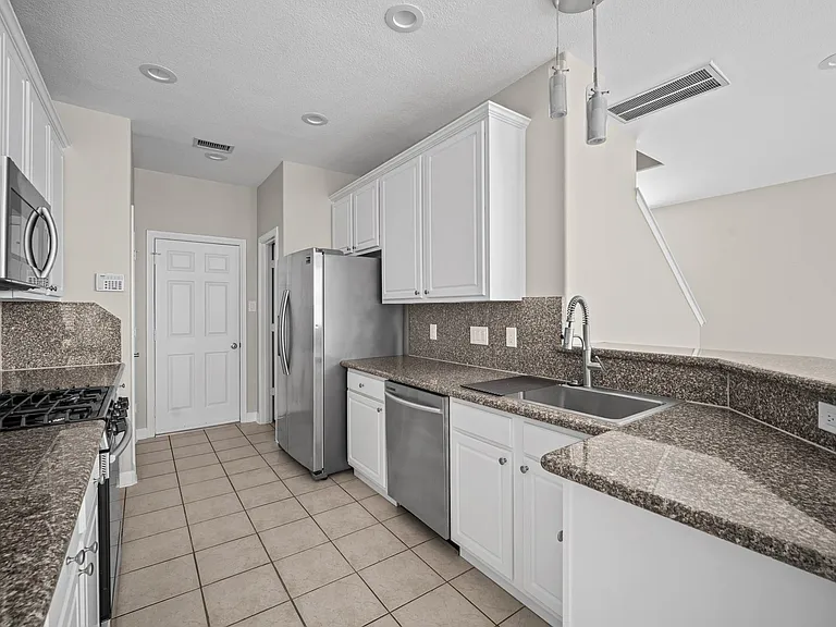 11 Scenic Brook Ct — Photo 9