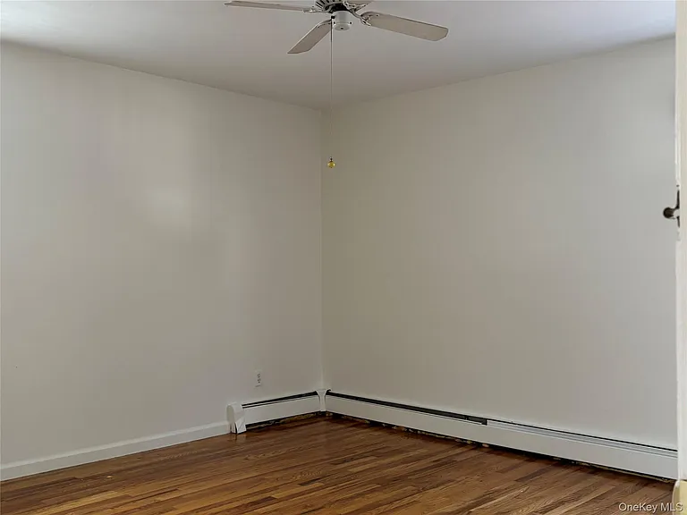 8 Locust St — Photo 12