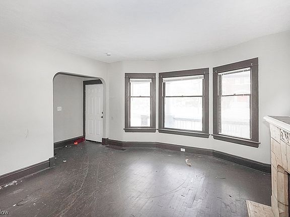 4th image of 1176 E 125th St