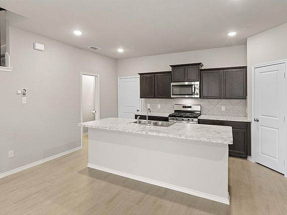 3023 Willow Wood Ct - Travis B