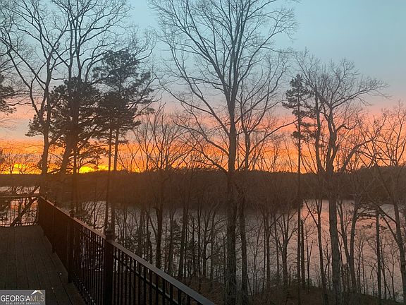 5th image of 2819 Point Overlook