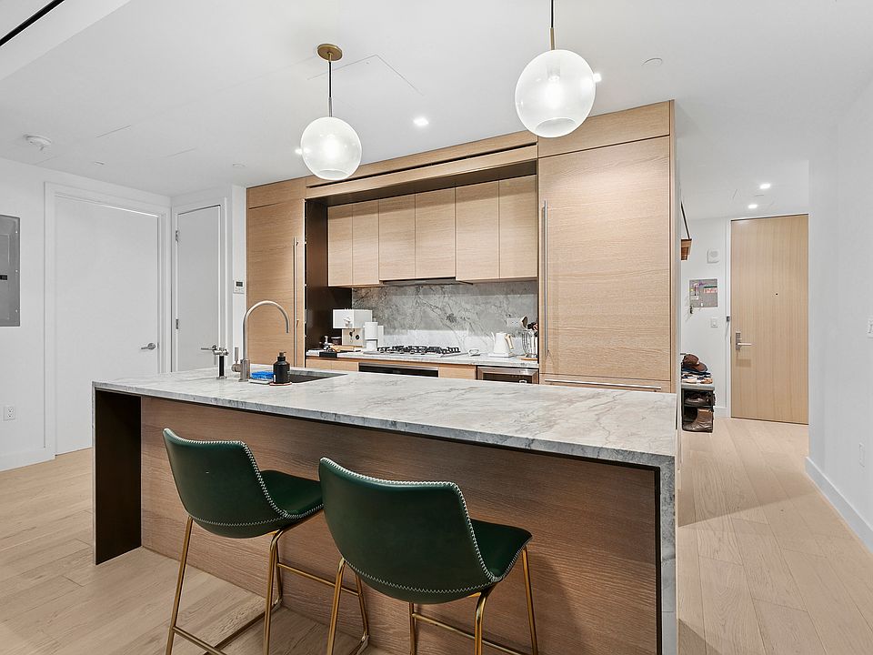 1st image of 215 W 28th St #4B
