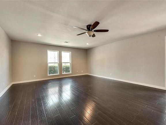 5th image of 5717 Bentley Dr