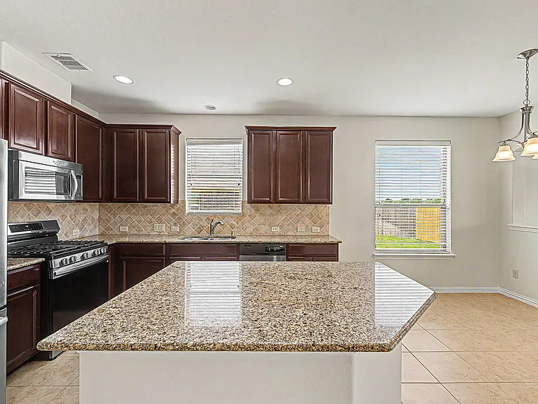 2302 Blue Jay Ln — Photo 11