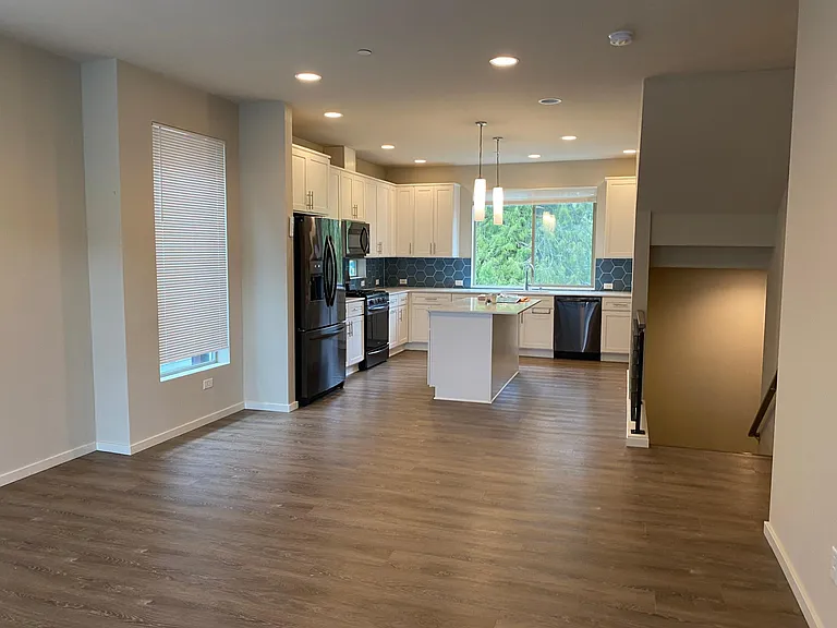 6867 NE 170th St #101 — Photo 11