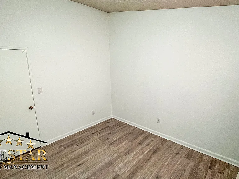 4605 Mount Everest Way — Photo 15