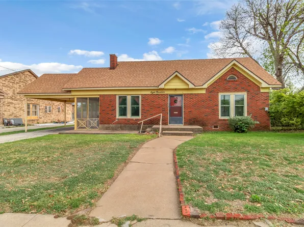 819 W Liveoak St, Coleman, TX 76834