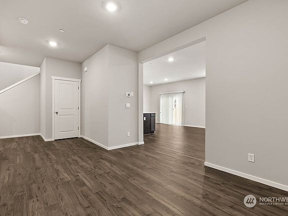 5th image of 10813 188th Street E #1010