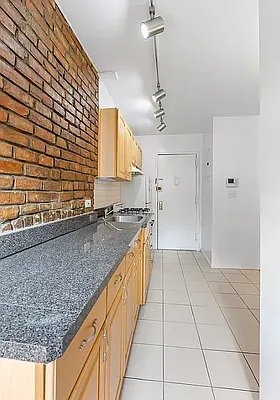 Rented by Compass | media 23