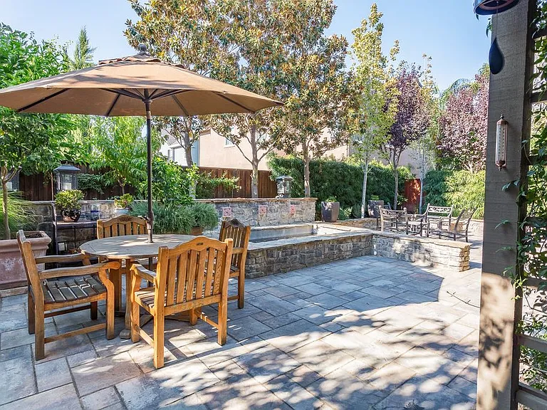 539 W Moraga St — Photo 3