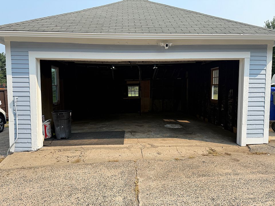 2nd image of 1844 Main St #1844