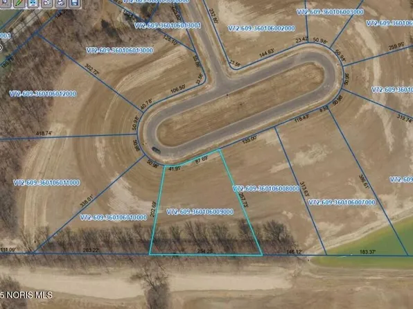 139 Coach House Loop, Bowling Green, OH 43402