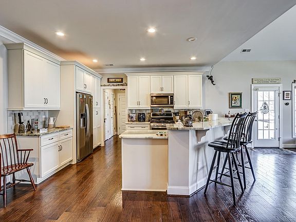 5th image of 1249 Fleming Way