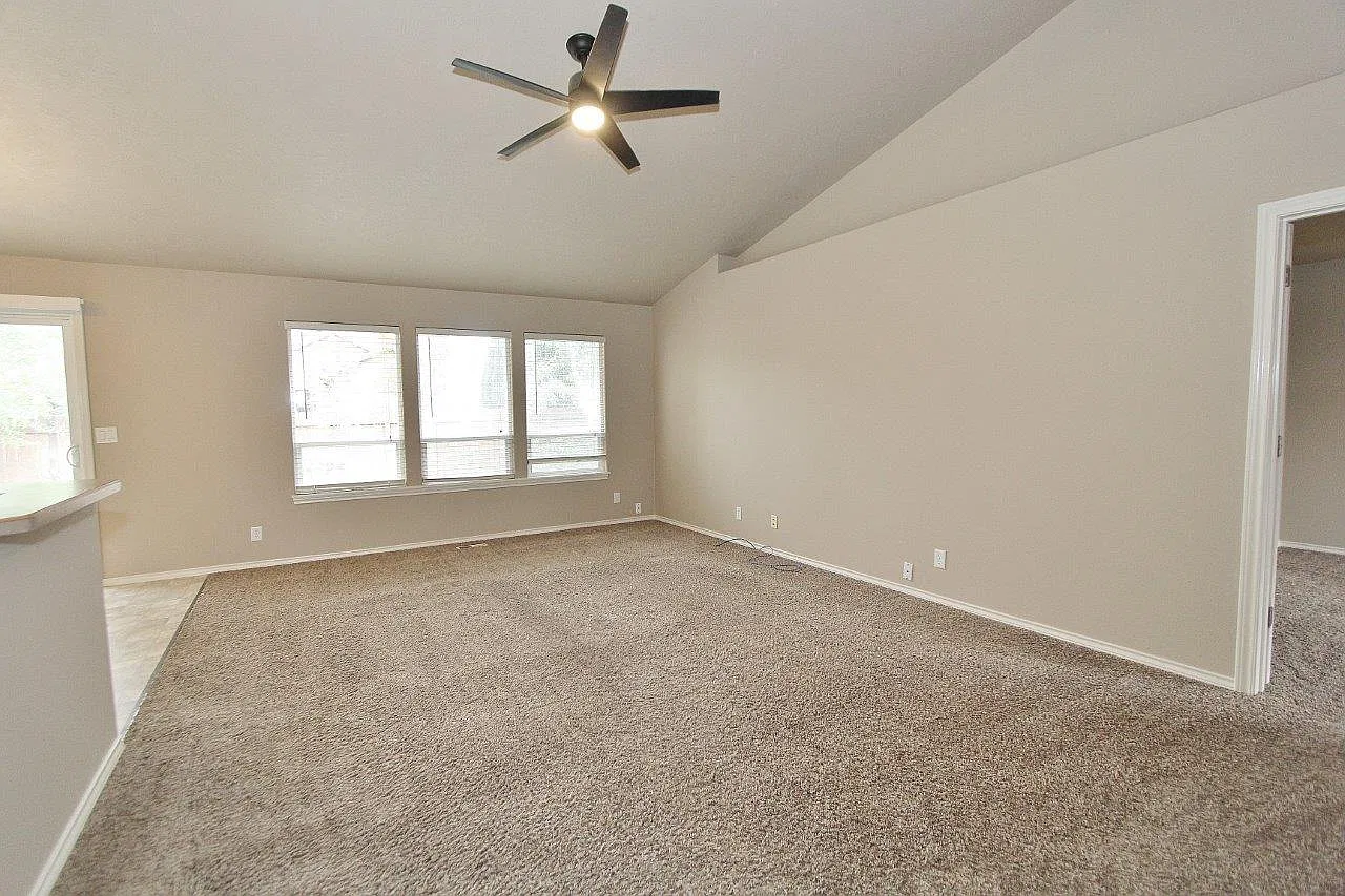4 bed, 1785 sqft, $2,575 — Photo 3