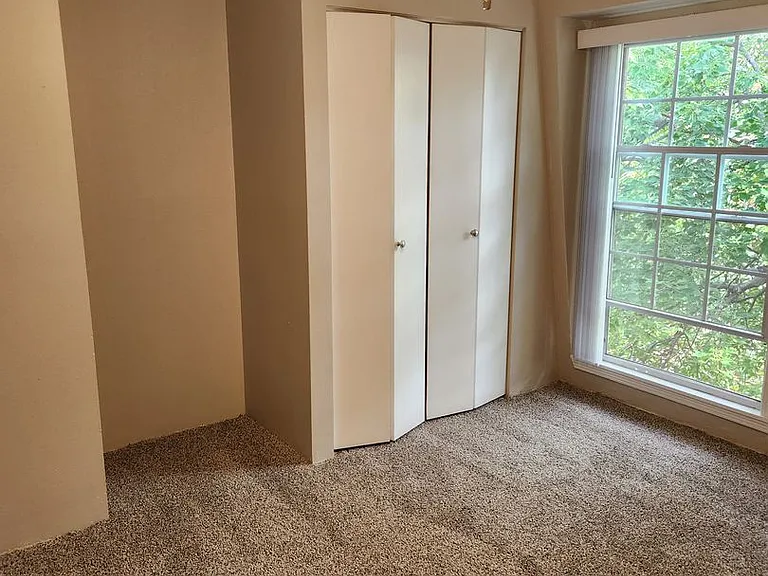 Pleasant Court Apartments — Photo 4